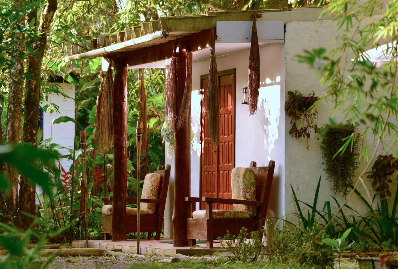 Casa A Beira Do Rio Jaguareguava Na Mata Atlantica Em Bertioga Sp Villa Exterior photo