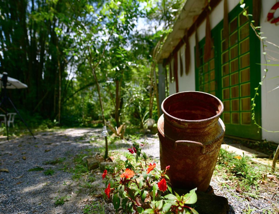 Casa A Beira Do Rio Jaguareguava Na Mata Atlantica Em Bertioga Sp Villa Exterior photo